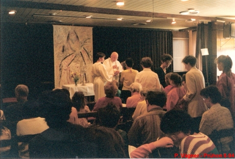 Mše svatá v KC Průhon, P. Vágner, červen 1994