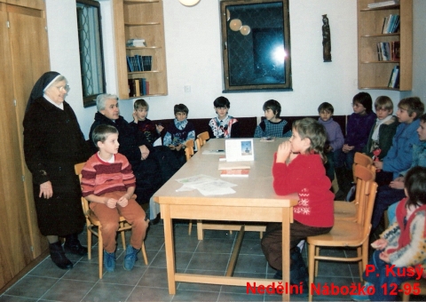 P. Kusý, nedělní nábožko v sakristii sv. Martina, prosinec 1995