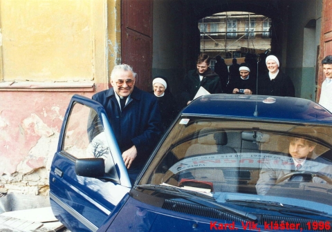 Kardinál Vlk ve farnosti, rok 1996