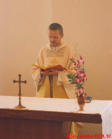 P. Pecka, mše svatá v Domově sv. Karla Boromejského